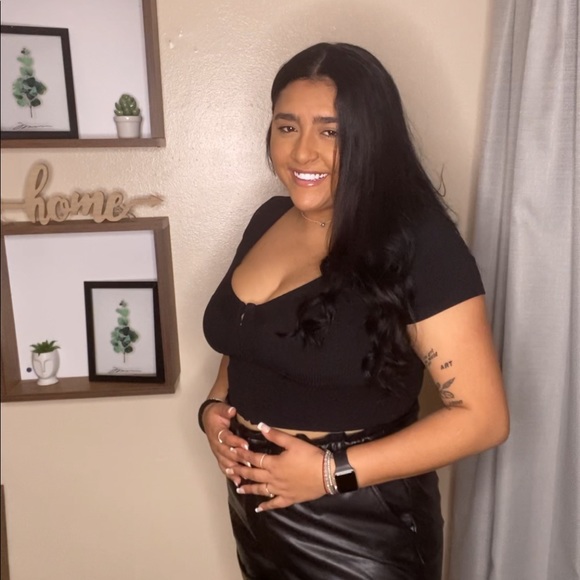 Meet your Posher, Nachaly - Picture 1 of 1